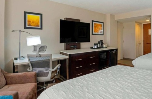 Baymeadows House | 4 Convenient Units! Near Tree Hill Nature Center and Mandarin Museum!