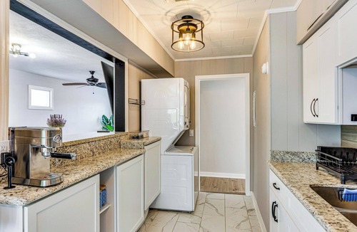 Navy Point Cottage | 4 Mi to NAS Pensacola! Family Getaway w/Pool