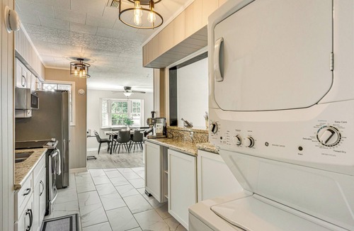 Navy Point Cottage | 4 Mi to NAS Pensacola! Family Getaway w/Pool