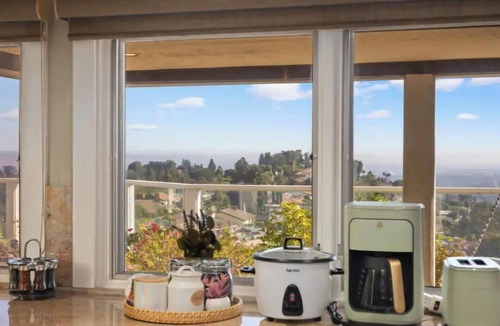 Cowan Heights House | 4500SF Dream Home｜Close to Disney｜Skyline View