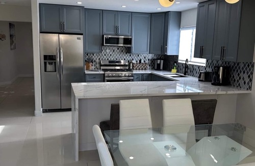 Summerlin House | 4bd Home w/big sun deck, pool, BBQ, Hot tub, Pet friendly, short ride to Strip