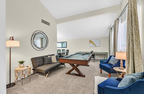 Spring Valley House | 4BR Family Home, Private Pool & BBQ, Near Strip