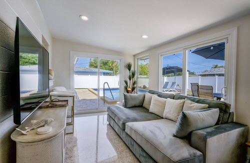 Southgate House | 4BR Private Pool Home ★ Minutes to Siesta Key