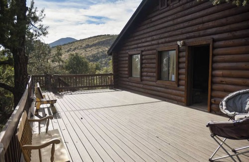 Mount Charleston Cabin | 4BR Sneak-Away Log Cabin: Mountain View & Garage