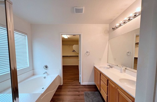 Rhodes Ranch House | 5 bed 3 full bath, Huge Pool, Billiards Table. Only 8 miles from the Strip