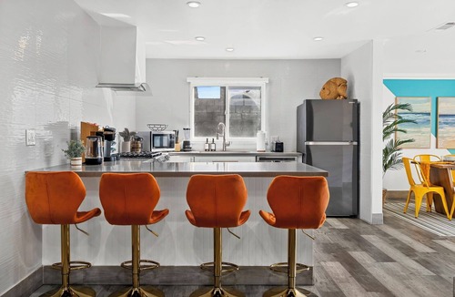 Westminster House | 5-bedroom house with Pool, Hot tub and Gameroom in Midway City