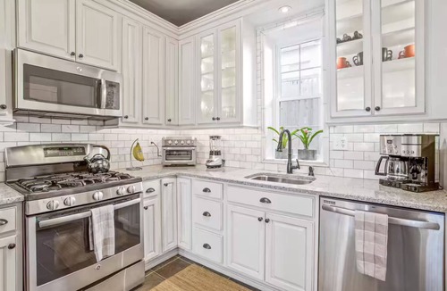 Brewerytown House | 5-Star Charming Philly Townhouse in Museum Area