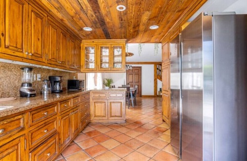 North Hollywood House | 5Bed/POOL - Near Hollywood/Burbank/Universal/Beach