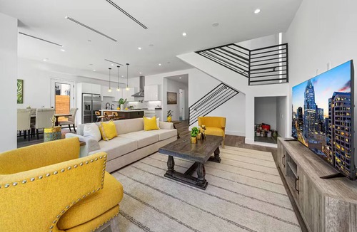 Melrose Villa | 5BR/5.5BA New Villa in Los Angeles With Parking