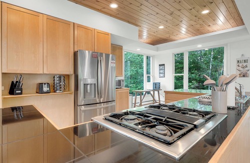 Bethel Cabin | 5mins to Bethel/Hot tub/Modern/Private/Fast Wi-fi