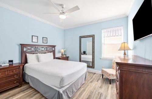 Villages of Crystal Beach House | 6BR Beach Home 5-Min Walk to Ocean W Resort Pool