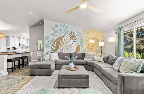 Southwest Ada County Alliance House | 6BR Boise Getaway - Arcade - Bumper Pool - Fire Pit - Sleeps 15+