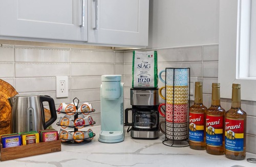 East Somerville Apartment | 6BR4Bth Parking/BOS/MIT/Harvard/TD Garden