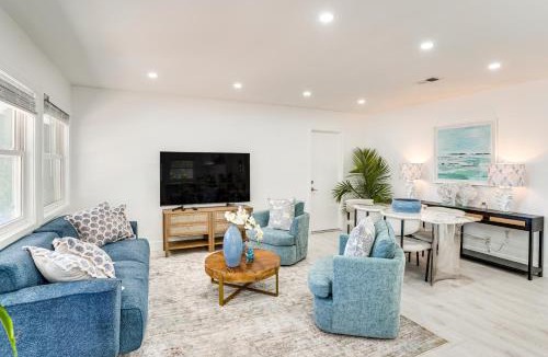Midway City House | 7 Mi Huntington Beach: Family Home w/Patio!