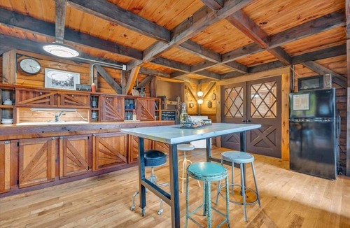Ellijay Cabin | A Cabin Beneath the Stars: Creek & Seclusion
