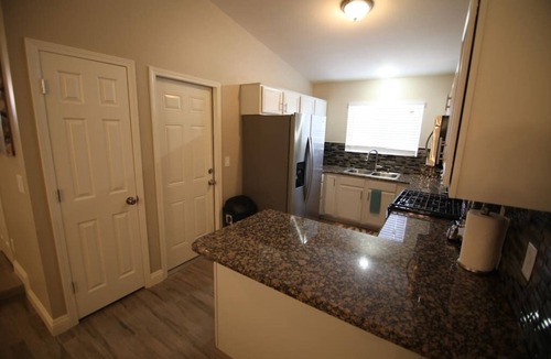 Paradise Valley House | Abbeyville · 33% off Special Elegant 1 Story W/Pool close to strip & Shopping!