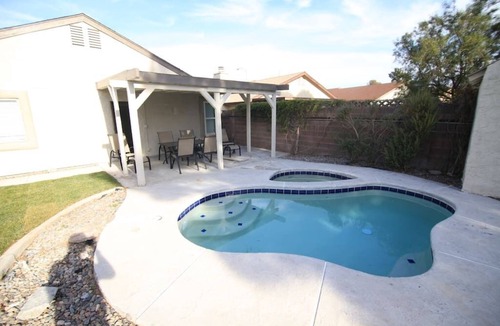 Paradise Valley House | Abbeyville · 33% off Special Elegant 1 Story W/Pool close to strip & Shopping!