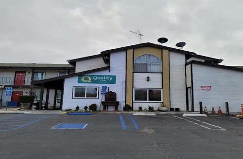 Victorville Apartment | Accessible Queen Bed|Nsmk