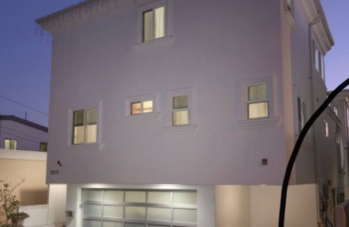 The Strand House | Adorable 1 bedroom suite in El Porto - new listing!