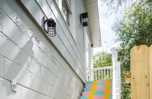 Avondale Apartment | Adorable Bungalow in heart of Avondale - Sleeps 3