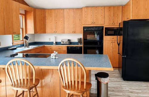 Lamoine Apartment | Affordable Bloomfield Apt - Walking Distance to Blunt's Pond!
