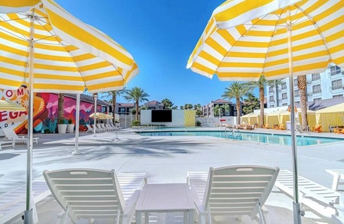 Las Vegas Hotel | Affordable Stay! Premium Pool View Two Queen | OYO Las Vegas