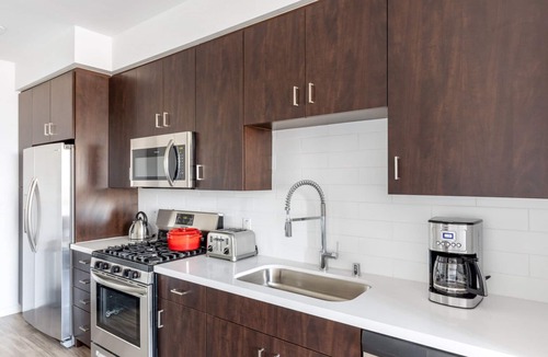 Westchester Apartment | Airy Westchester 1BR w/ Pool, Gym, nr. Venice Beach, by Blueground