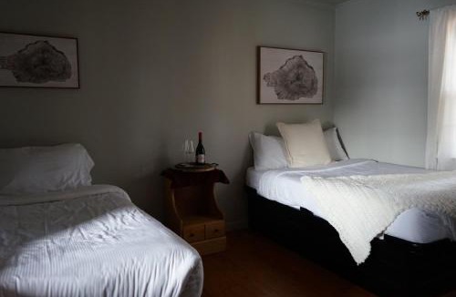 Orland Bed & Breakfast | Alamoosook Lakeside Inn Orland