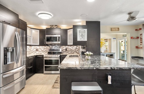 South Venice Villa | All Your Vacation Needs Met–South Venice Pool Home