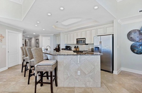 Orange Beach Condo | Amazing Penthouse living~Upscale~Luxury~Corner unit~BEST Views~Private balcony!