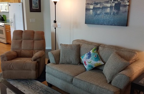 Apalachicola Condo | Apalachicola seafood & Franklin County beaches before school vacation ends!