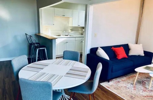 Bath Apartment | Apartment over shops in Bath Historic District