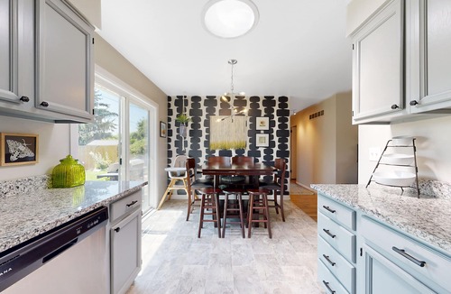 Franklin - Randolph House | Artsy retreat with a large yard, playground, covered patio