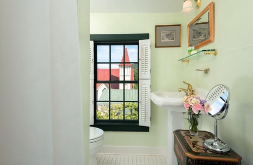 Paris Hotel | Ashby Inn & Restaurant