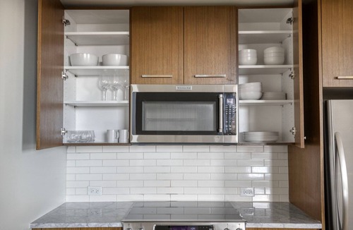 Bay Village Apartment | Awesome Back Bay 1BR w/Basketball, 2 blocks to T, by Blueground