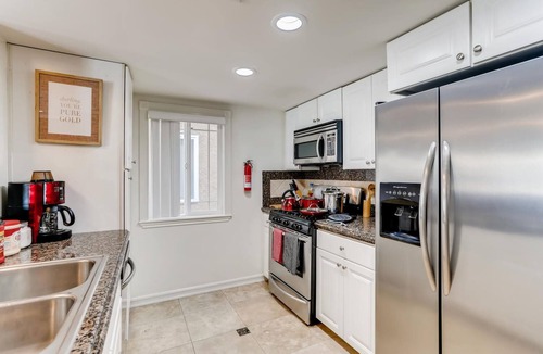 Santa Ana Heights House | Awesome Family Friendly Beach Home - 1 Block To Ocean - 3BR/2BATH - Self Check In! (C1)