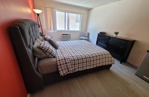 Los Angeles Hotel | (B14) Comfortable Queen Studio