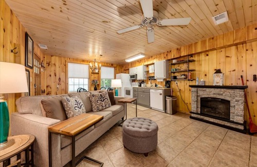 Blue Ridge House | Bailey Bear | Waterfall | Pets | 2 Cabins