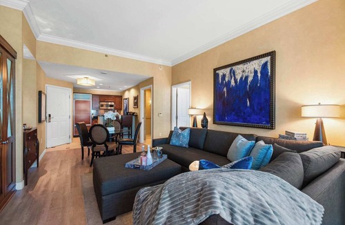 Las Vegas Condo | Balcony Strip View Penthouse Free Valet Parking