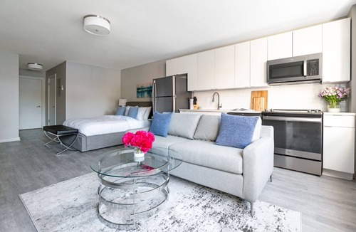 Downtown Jackson Apartment | Barsala | Premier Studio near Jackson Convention Complex