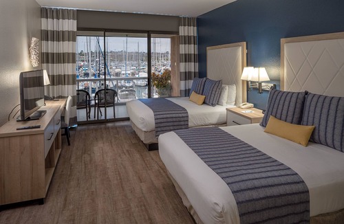 La Playa Hotel | Bay Club Hotel & Marina