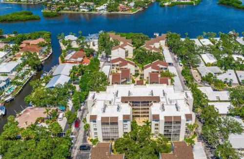 Siesta Key House | Bay Oaks C Second Floor