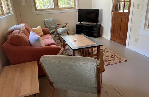 Bayside House | Bayside cottage 5 minutes to the beach and the local golf course.