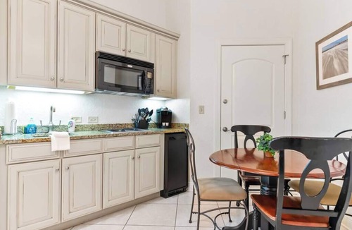 Demere Park Condo | Beach Air -optional BIKES-Pool-Walk 2 Pier Village