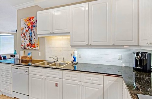 Navarre Beach Condo | Beach Colony West 11C Gulf-Front 3BD/3BA w/Beach Service + Sleeps up to 8