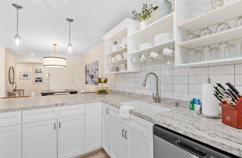 Townsite Condo | Beach Condo with Harbor View | Pool & Hot Tub 211B