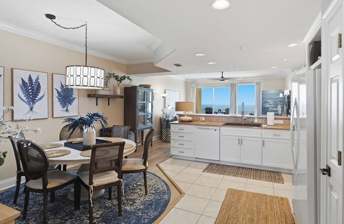 Panama City Beach Resort | Beach Front Luxury Condo w/Stunning Emerald Coast Views 2/Kings