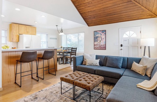 Venice House | Beach Home with Open Living & Walkability to Abbot Kinney | Venice Drift