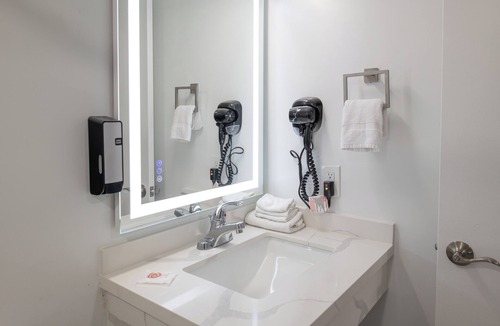 Huntington Beach Hotel | Beach Inn - A Huntington Beach Motel