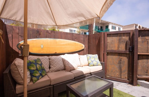 Marina Peninsula Condo | Beach Lover's Bliss 2 Blocks to Ocean in Venice: In-Unit Washer/Dryer+Parking